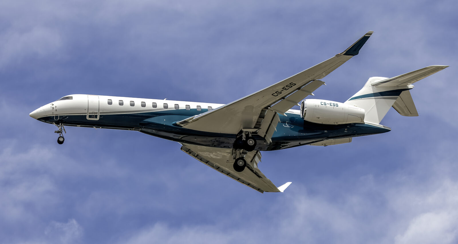 Gulfstream G650ER ultra-long-range jet climbing out