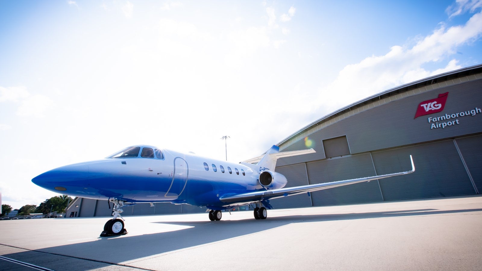 Hawker 900XP exterior