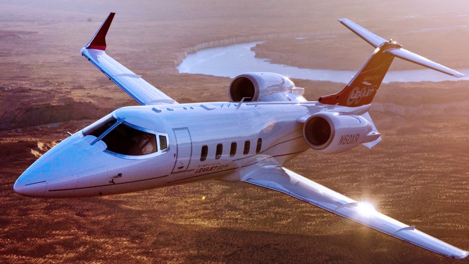 Learjet 60XR exterior